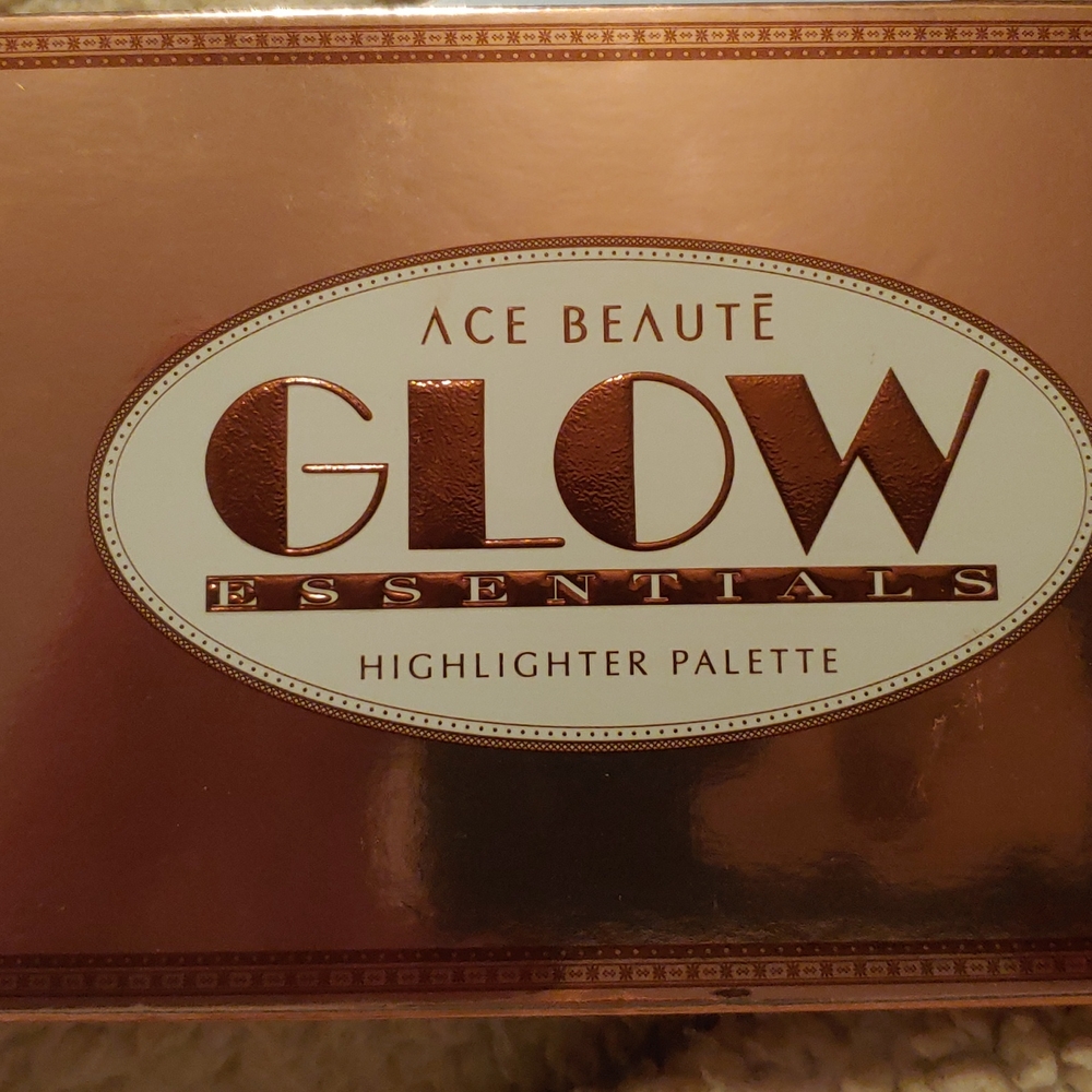 Ace Beaute Glow Essentials Highlighter Palette